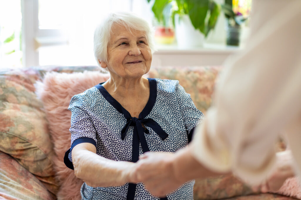 aide a domicile avec une personne agee 